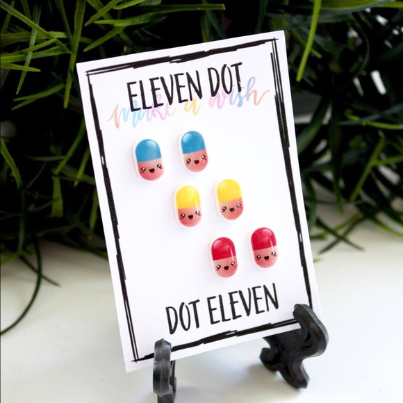 3 Kawaii Medical Nurse Doctor Happy Pill Earrings - Picture 1 of 8